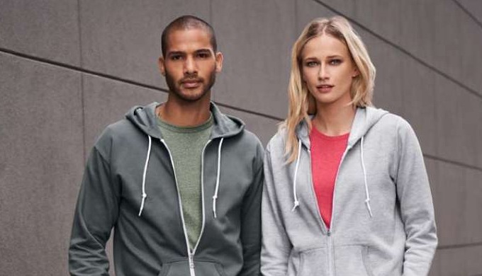 Ženski ali moški puloverji s kapuco ali hoodie so tudi lahko zelo izvirno i...