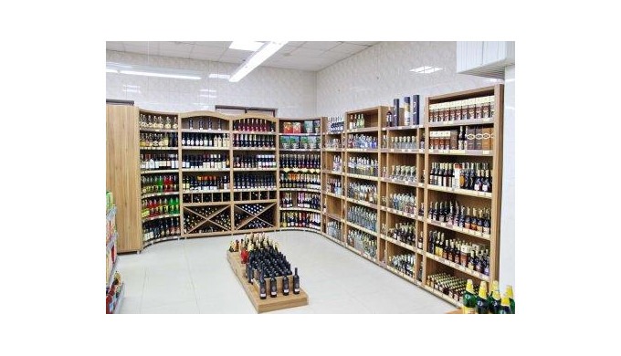 Стеллажи и полки промышленные деревянные.