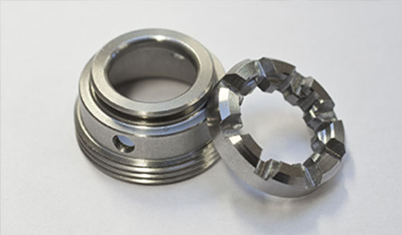 AXLIG CNC-SVARVNING 1 st. Okuma LT300-MY Stånggenomgång Ø65mm 1 st. Hardinge Conquest TwinTurn 65 St...