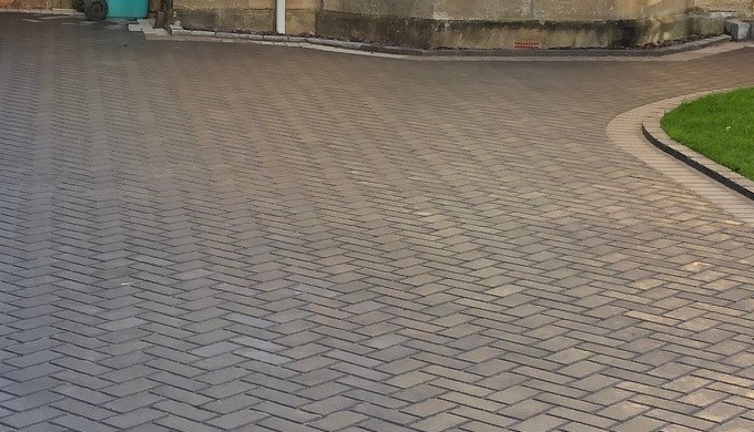 Monoblock driveways are a British staple and they give instant kerb appeal. With straight lines and ...