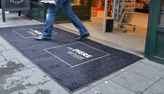 Alfombra de entrada con logotipo funcional y lavable que se puede personalizar completamente con la ...