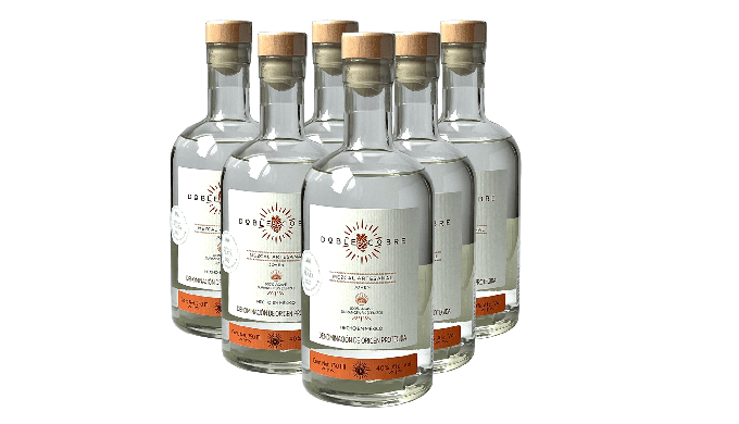 Doble Cobre es un mezcal premium artesanal joven, de la zona Nombre de Dios, en el bello estado de D...