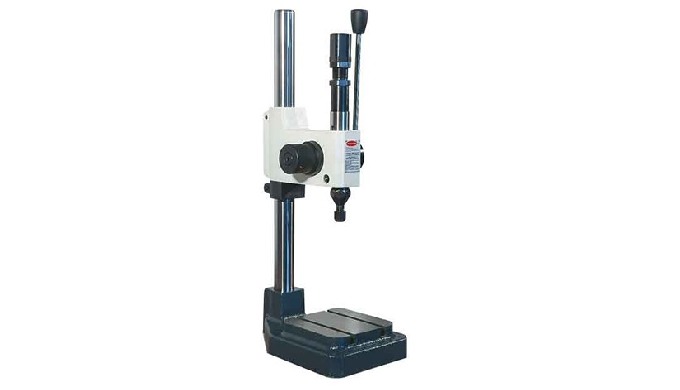Potencia regulable de 0 a 3000 Kg y recorrido útil de 42mm Máquina de sobremesa Accionamiento manual...