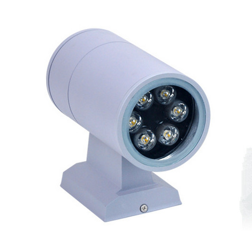 The lowest energy consumption of any lighting product to date.· Life that exceeds that of some tradi...