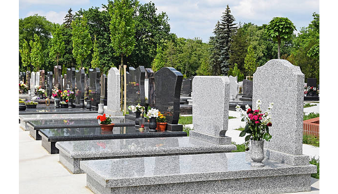 Будь-який візит на кладовище дає чітке уявлення про те, що граніт - найкращий камінь для пам'ятників...