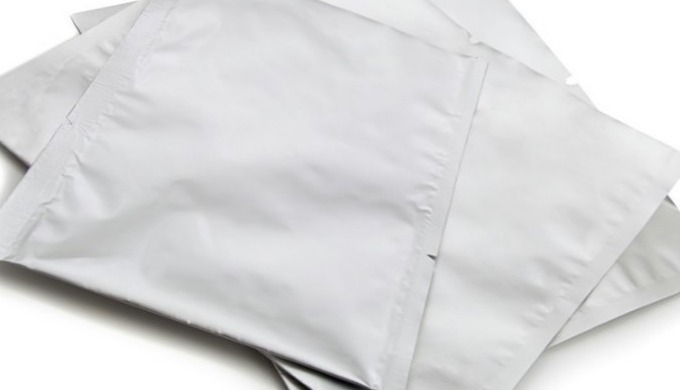 Sacs en aluminium Ces sacs en papier d'aluminium sont stratifiés avec des couches de polyester et de...