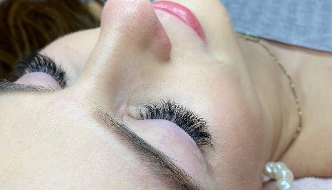 Wir sind deine Experten für Microblading, Augenbrauenlifting, Wimpernverlängerung, Wimpernlifting in...