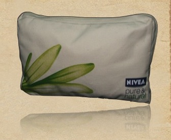 Pouches made from 100% Regular Cotton fabric.Available in various fabric weights.Customized printing...