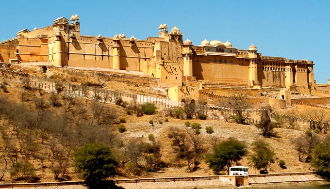 Explore information about some of the best places and attractions to see in Jaipur. Visit ancient fo...