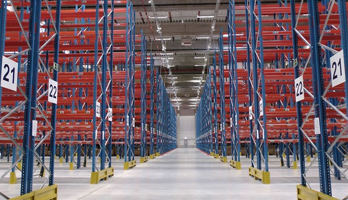 Stoccaggio flessibile e scaffalature industriali È possibile ottimizzare continuamente le attività d...