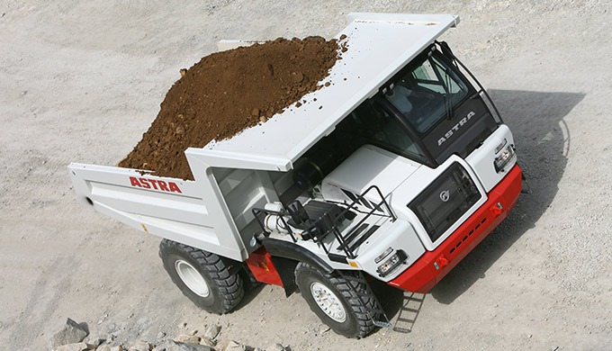 Fenie brossette vous offre des camions de chantier de marque ASTRA. Des véhicules robustes pour des ...