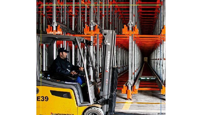 Rayonnage industriel à palette / Rayonnage par accumulation avec navette