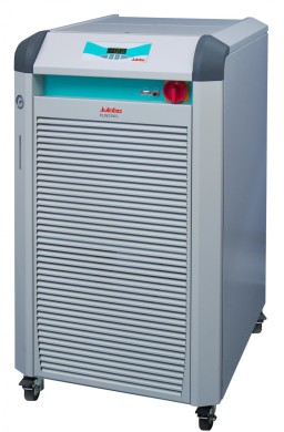 Recirculadores de refrigeração para o resfriamento econômico e compatível ao meio ambiente.A linha F...