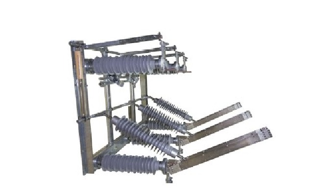 Seccionador tripolar de apertura vertical