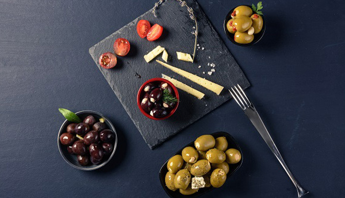 Olives, unstoned, preserved