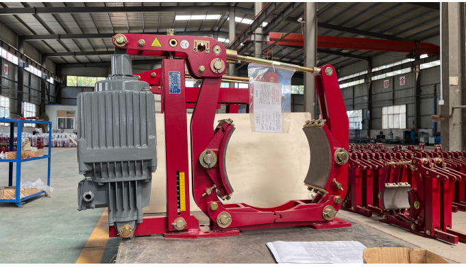 The Application of Drum Brakes in Crane Systems Drum brakes, known for their robustness and reliabil...