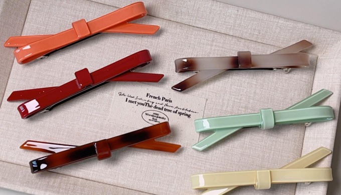 We are available of various design and material of hair pins. If you need more detail, please feel f...
