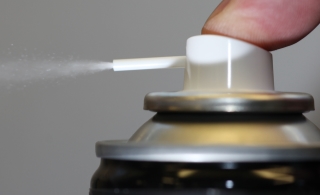 Huiles, graisses, fluides, pâtes ou lubrifiants secs - il y a des sprays pour chaque application Les...