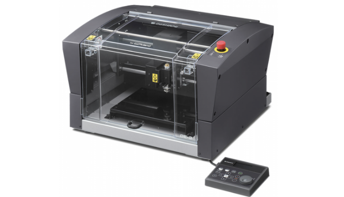 Maschine mit V-Carve Software im Paket integriert. Die DE-3 Desktop-Graviermaschine wurde von mehr a...