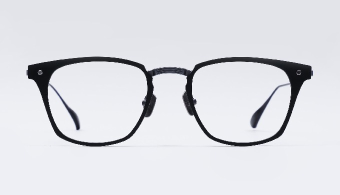 KNOUUN is crafted in Korea with light weight using high quality Titanium imported from Japan. It has...