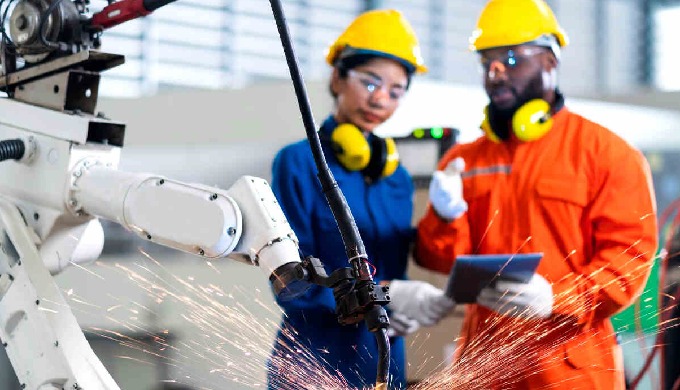 Our highly experienced robot welding team offers a full integration service that’s tailored to meet ...