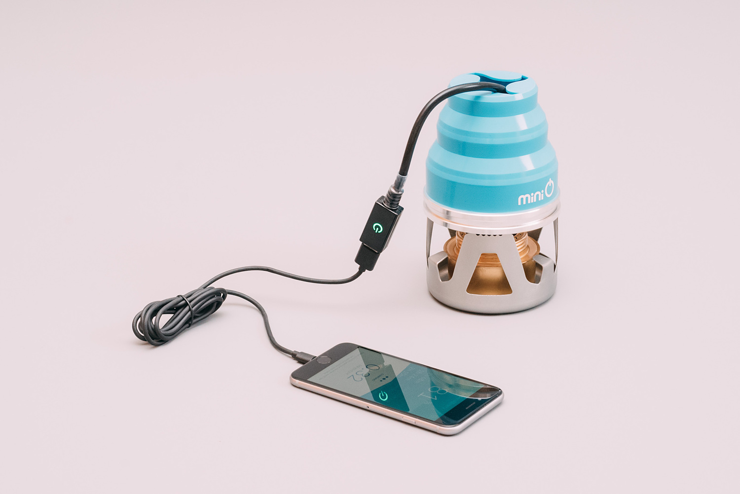 The miniO is a small and lightweight portable personal generator. It generates electricity by the te...