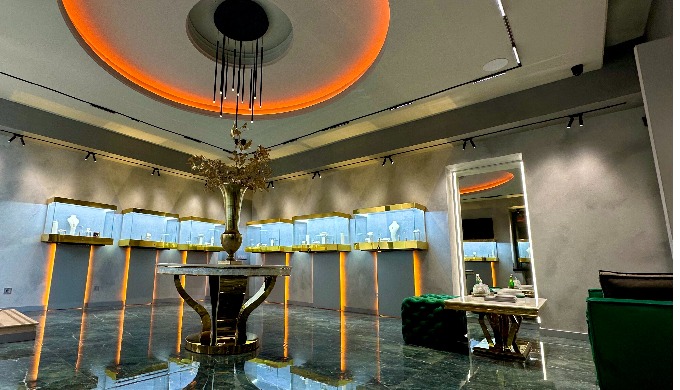 Кожна прикраса, представлена в ювелірному салоні Richness Jewelry Boutique у Києві, проходить ретель...