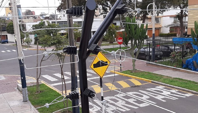 Ofrecemos la instalación de cercos eléctricos en Lima para casas, empresas y condominios. Tenemos ce...