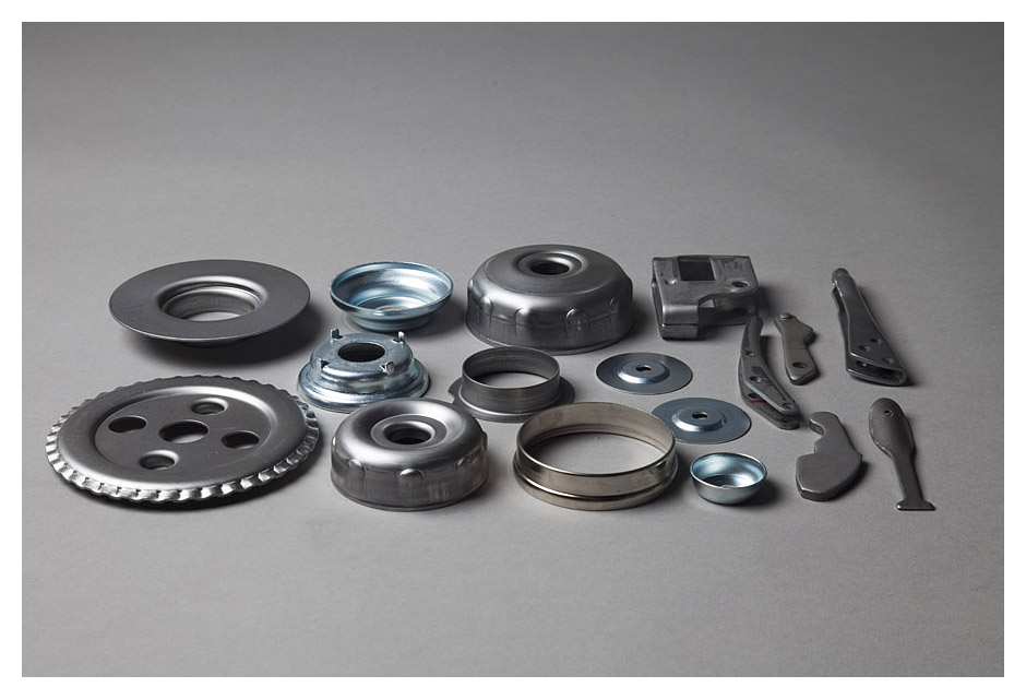 We have 15 presses to use for metal stamping, our main line of work. 9 automatic lines with 63, 100 ...