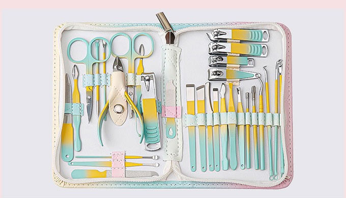 Manicure Set Size(CM): W17XL11 Weight: 309g Composition: 30 pcs Color: Mint+Yellow