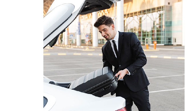 If you are looking for options to travel from the airport to your hotel, resort, or holiday rental p...