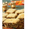 CaféThé à la mentheJus de fruitsFruits secsGâteau frangipane aux abricotsCornes de gazelleMakroutBak...