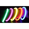 Bracelet lumineux durée de 6 à 8 heures. Coloris unis ou avec panachage 5 couleurs (rouge, bleu, ver...