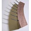 Les douves sont des peignes cylindriques montés sur des supports aluminium ou bois.Pour les douves e...