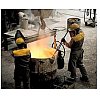 une chaîne de fabrication dont les étapes sont étroitement surveillées, un calcul des lits de fusion...