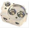 Nickelage chimique: Pompe à essence en aluminium Le nickelage chimique protège toutes vos pièces méc...