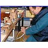 - Les moyens en hommesUne 1/2 équipe, intégrée dans un atelier, fabrique des montages simples en cab...